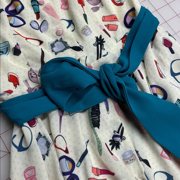 UNIQUE VINTAGE Retro Novelty "Make Up" Print SHT SLV Belted Full Skirt Dress XS - Picture 3 of 16